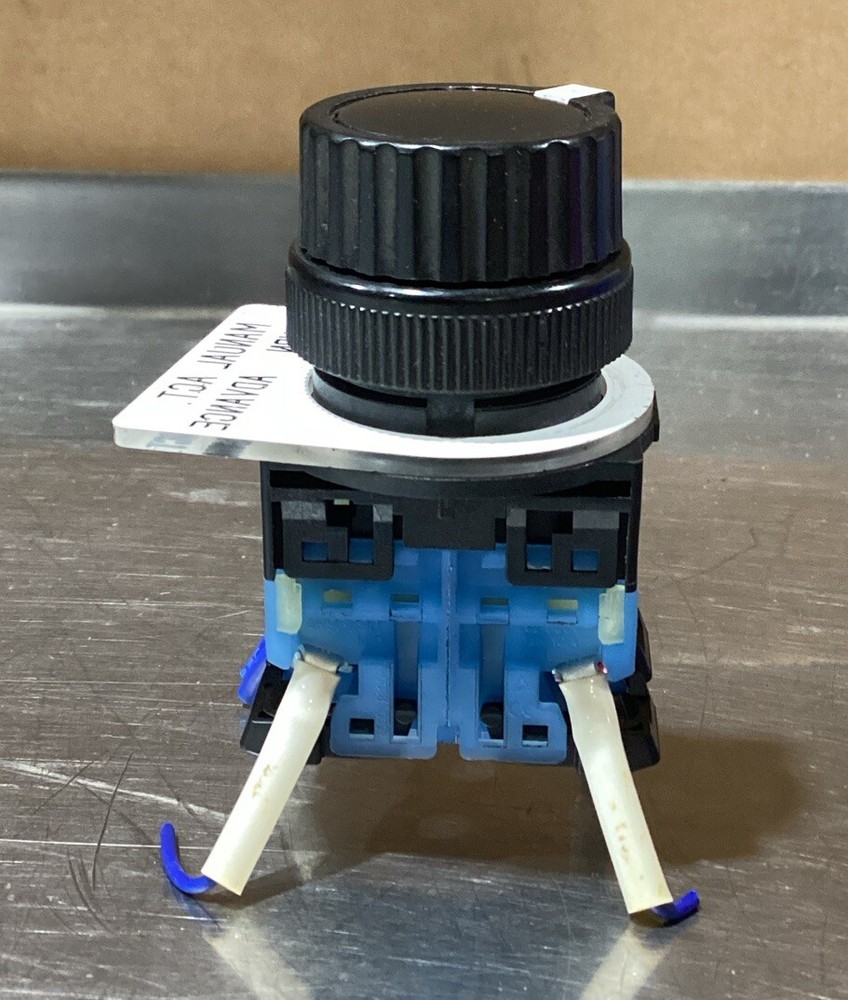 Fuji El AR30S2R 2-Position Pushbutton Selector Switch