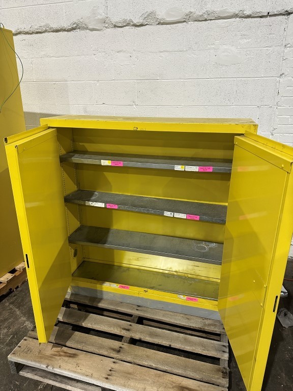 SECURALL FLAMMABLE LIQUID STORAGE CABINET