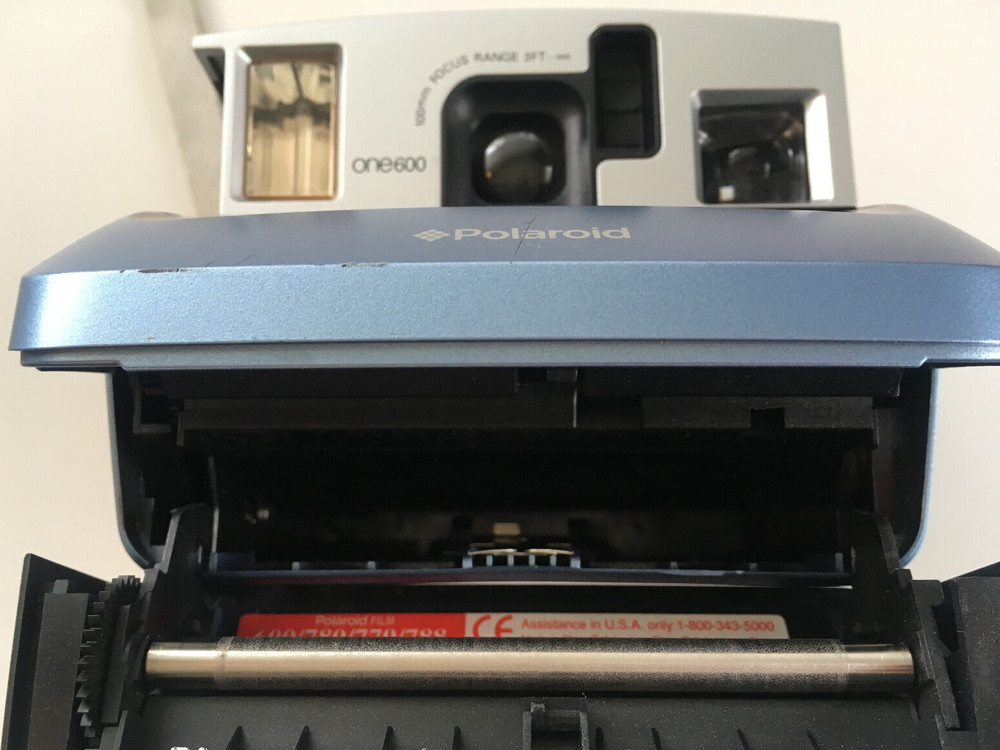 Vtg Polaroid One 600 Instant Pop Up Camera W/ Flash Silver / Blue (Untested)