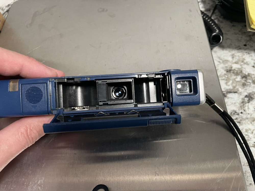 Vintage Minolta Pocket Pak 440Ex - UNTESTED