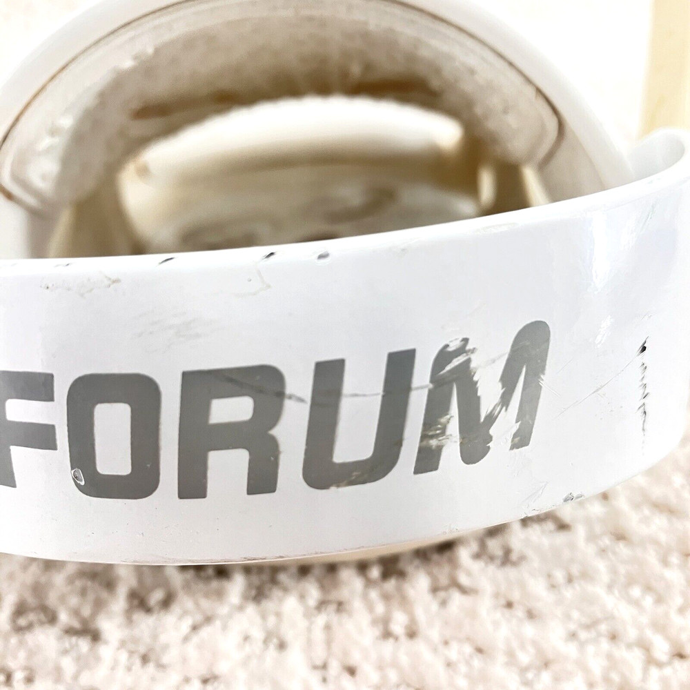 FORUM Snowboard Bindings Size S-M White Discs Hardware Screws Great Condition