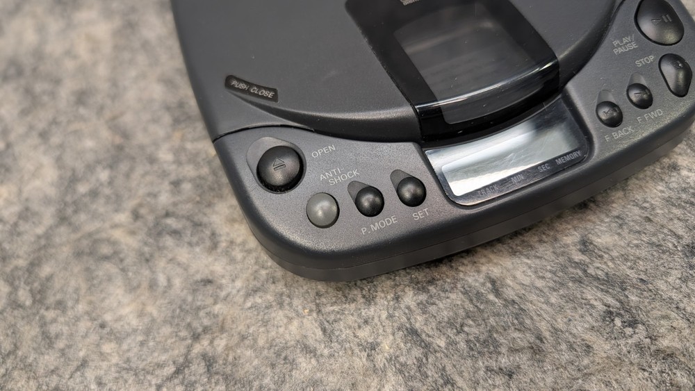 Sanyo CDP-450 Digital Audio Compact Disc Player CD Discman Bundle