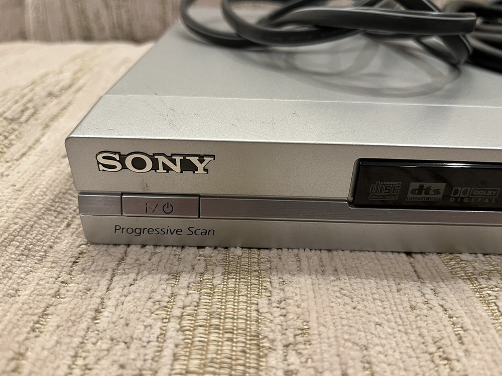 Sony DVD/CD Player DVP-NS575P With Remote And component cable Works!