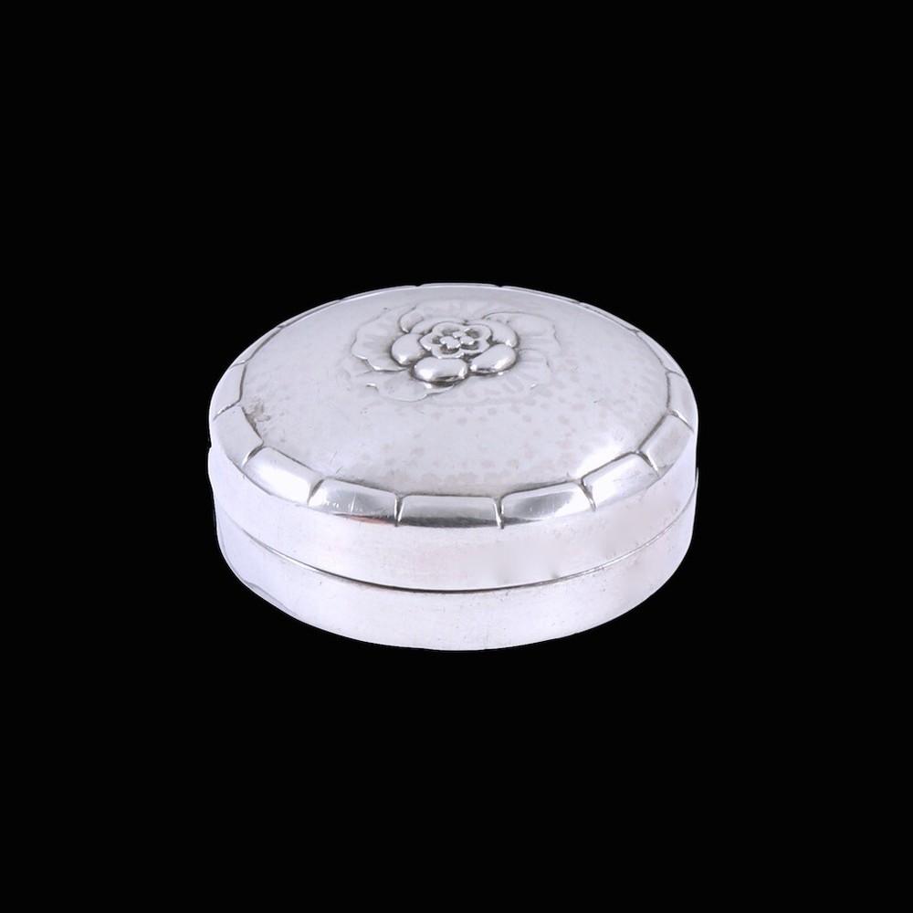 Georg Jensen. Sterling Silver Pill Box #79. Early version from 1904-1908.