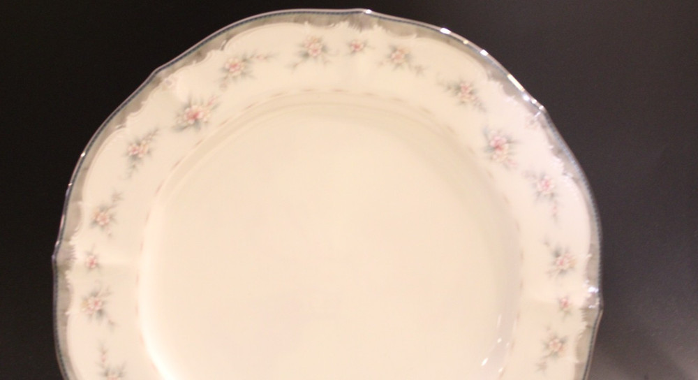 Noritake Traviata 5 Dinner 10 1/2