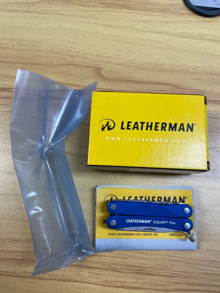 🔥Leatherman squirt ps4 blue 🔥(unused)