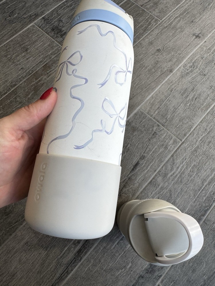 A Bundle Of 2 Owala Water Bottles