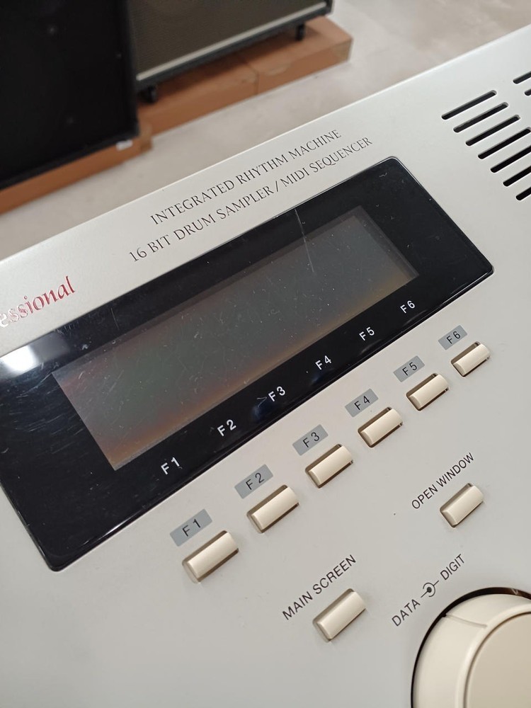 AKAI Sampling Machine MPC2000 MIDI Japanese Edit Good