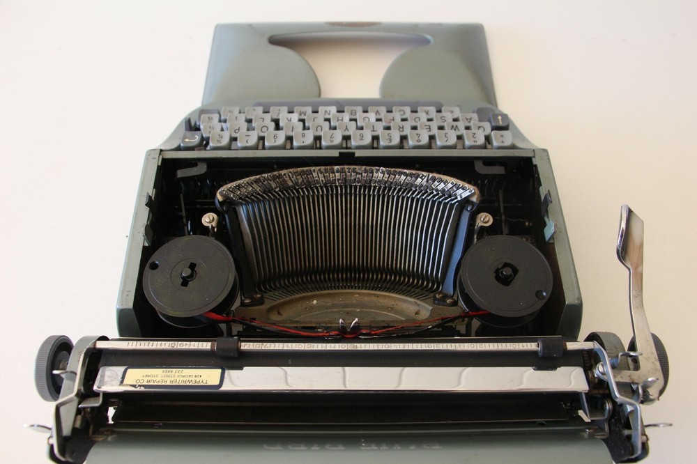 BLUE BIRD Typewriter - Made in Germany - Compact Portable - Metal - Working