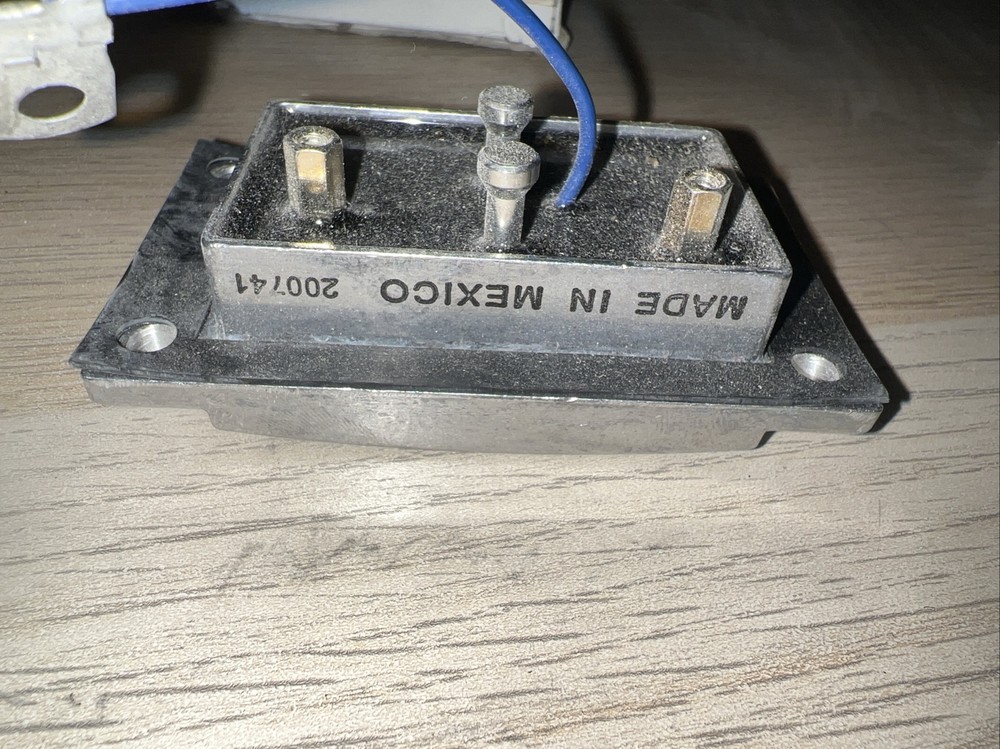 International Regulator 14 VOLT 461041C1