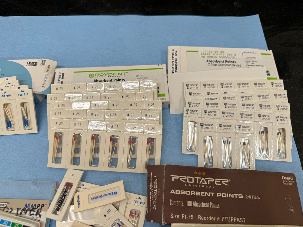 Absorbent Paper Points -Laboratory - Lot Shown