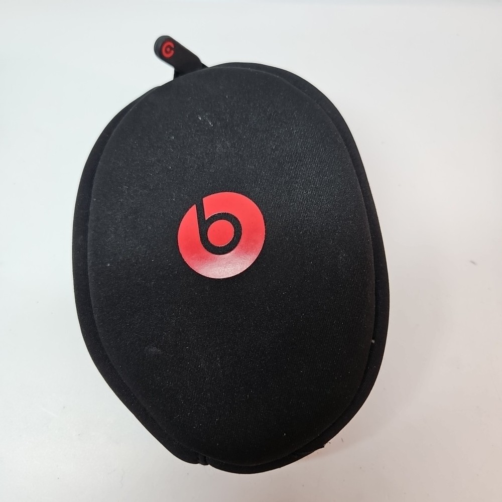 Beats By Dr Dre Soft Shell Case 6" X 4.5" X 2"