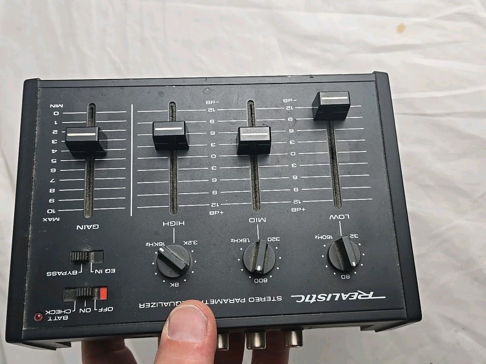 Realistic 32-1106, Stereo Parametric Equalizer, 3 Band Eq