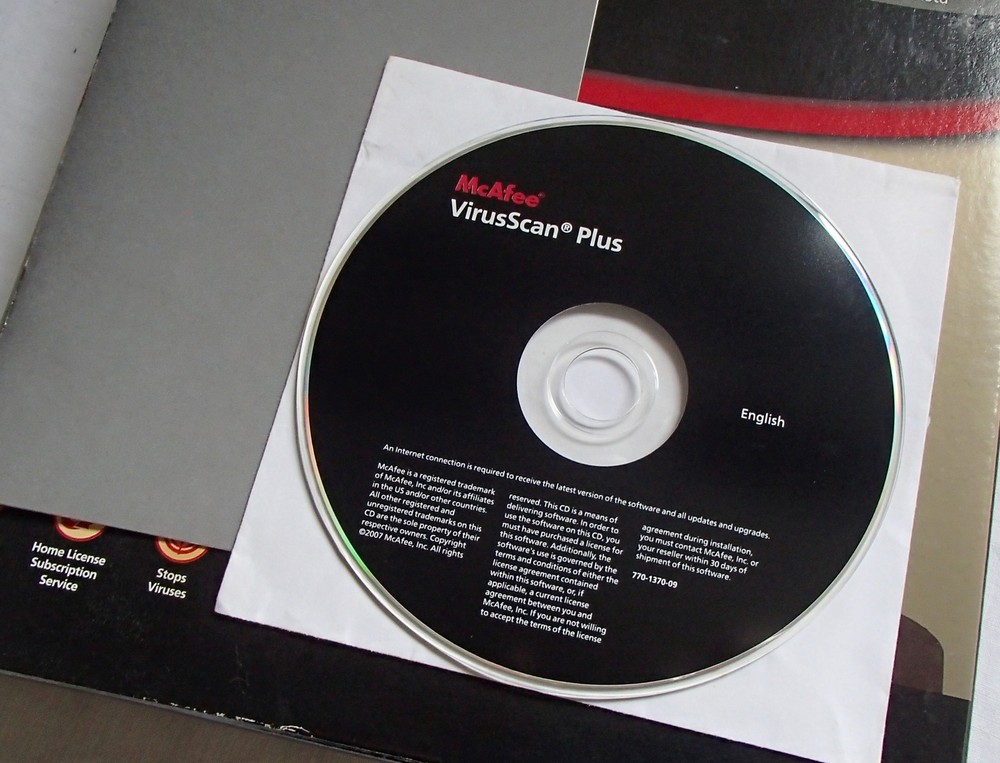 McAfee Virus Scan Plus Site Advisor CD for Windows 2007 Vintage Software