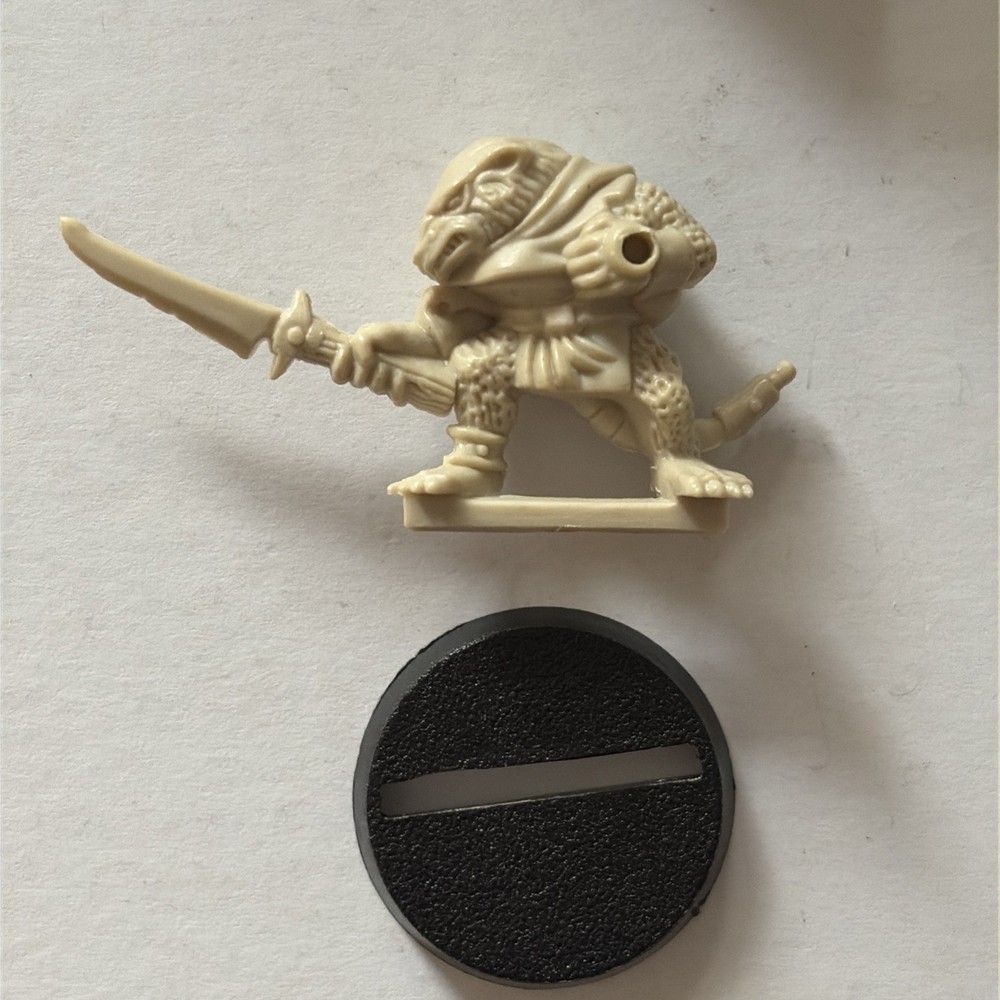 Advanced Heroquest figure Skaven (C) Without Shield