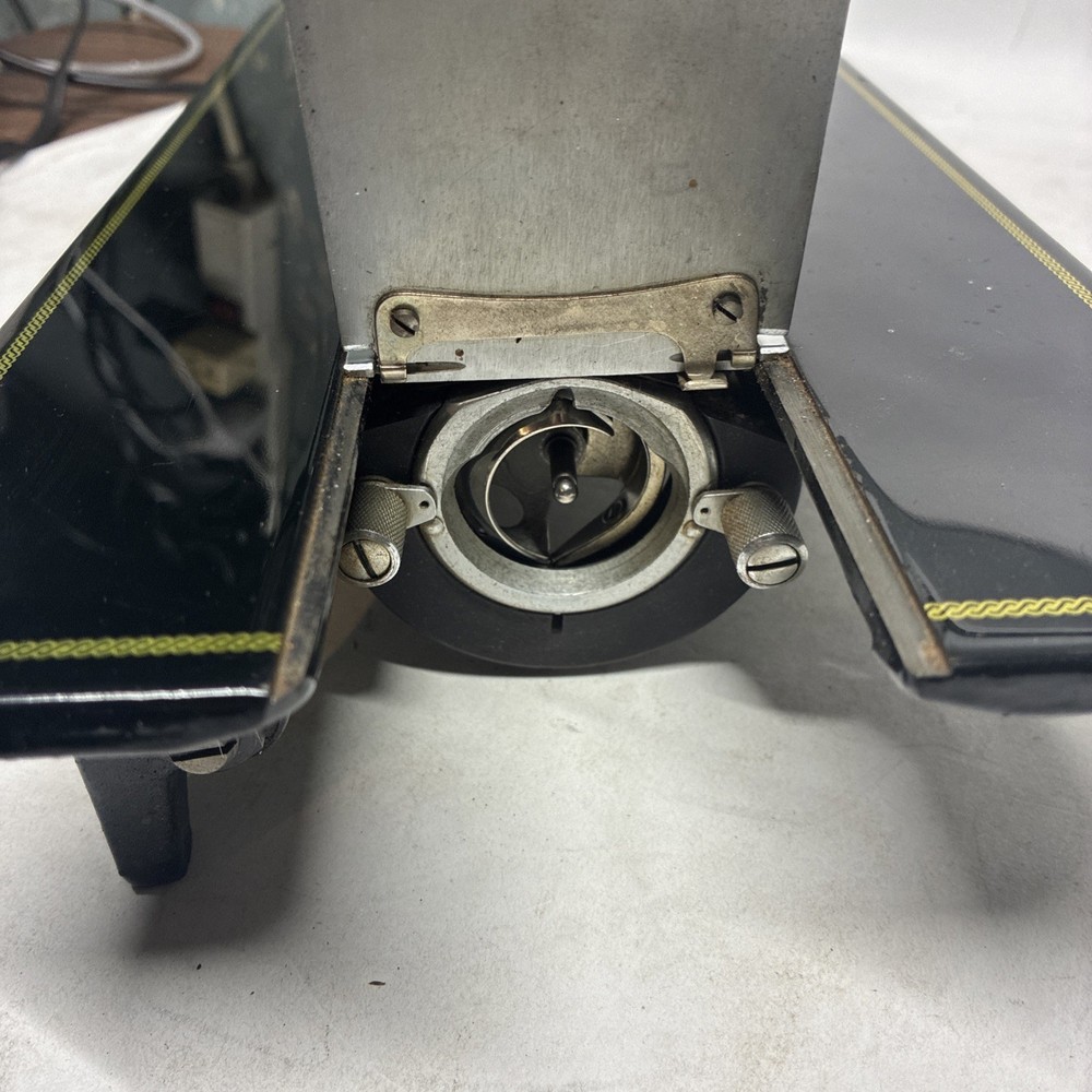 Singer De Luxe Sewing Machine No Case Or Bottom Read Description!