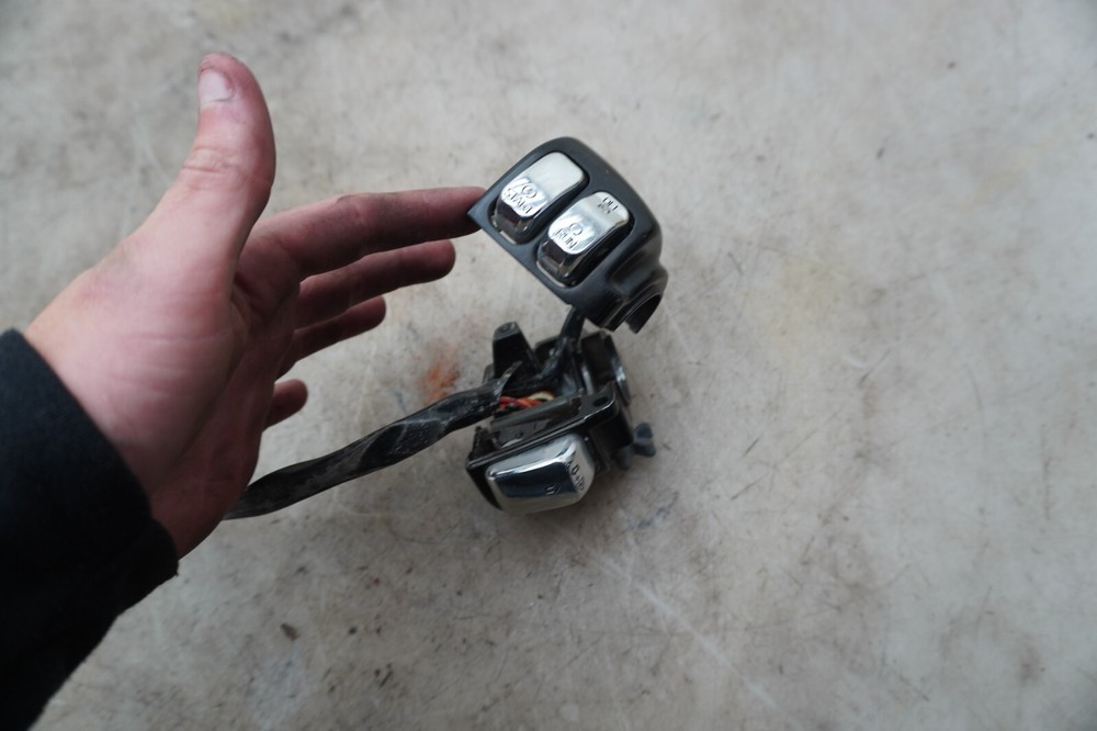 04 HARLEY DAVIDSON ROADKING RUN START STOP CONTROLS  E-3982