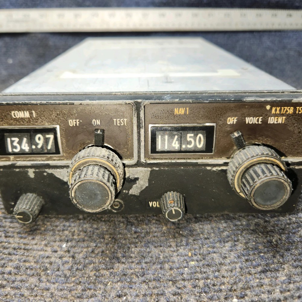 069-1019-00 | Bendix King | KX 175 NAV/COM – Includes Rack and Connector