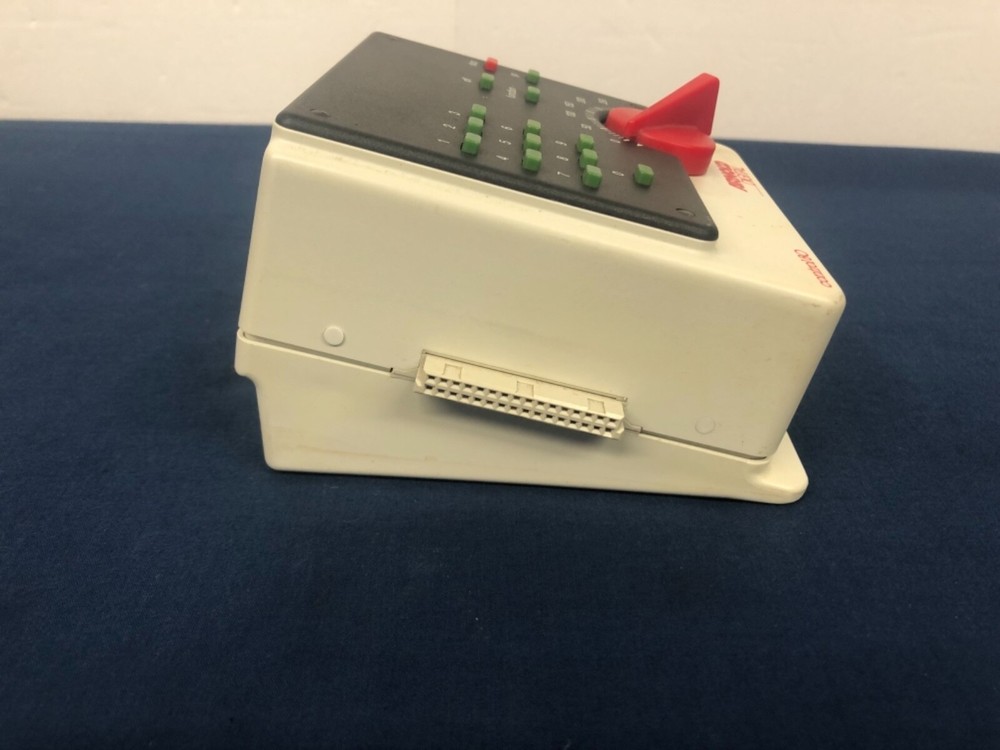 Arnold HO Scale Control 80 Digital Control NO BOX