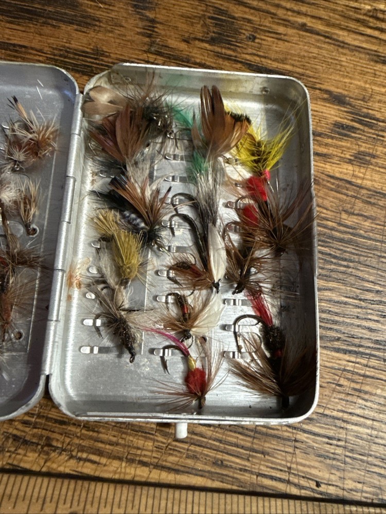 Vintage Perrine #60 Fly Box Loaded w/ Flies