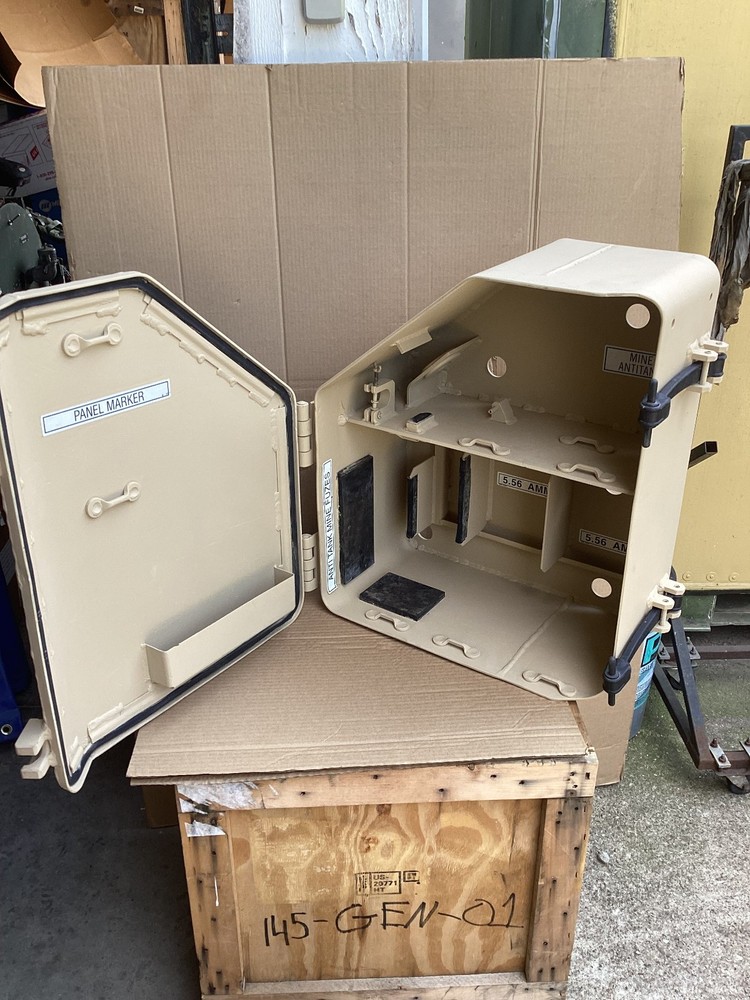 Acess, storage box, Bradley BFVS, LH (refurb.) 2540-01-123-6839