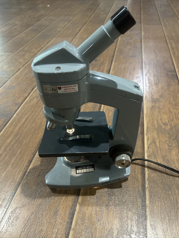 AMERICAN OPTICAL CORP SIXTY 3 Objective Laboratory  BULB Microscope WORKING