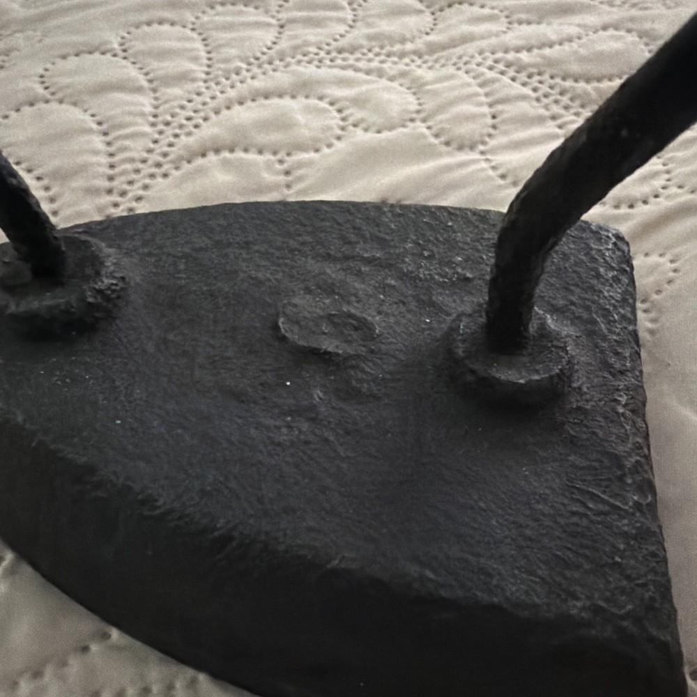 Antique Cast Iron Sad Iron No 6