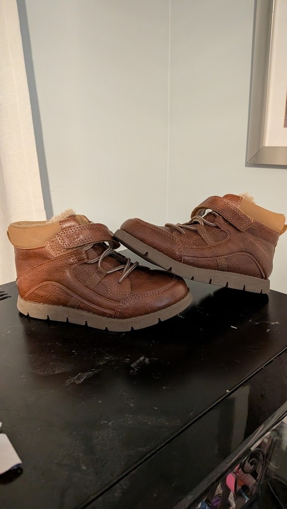 Osh Kosh B GoshBoys boots size 11M