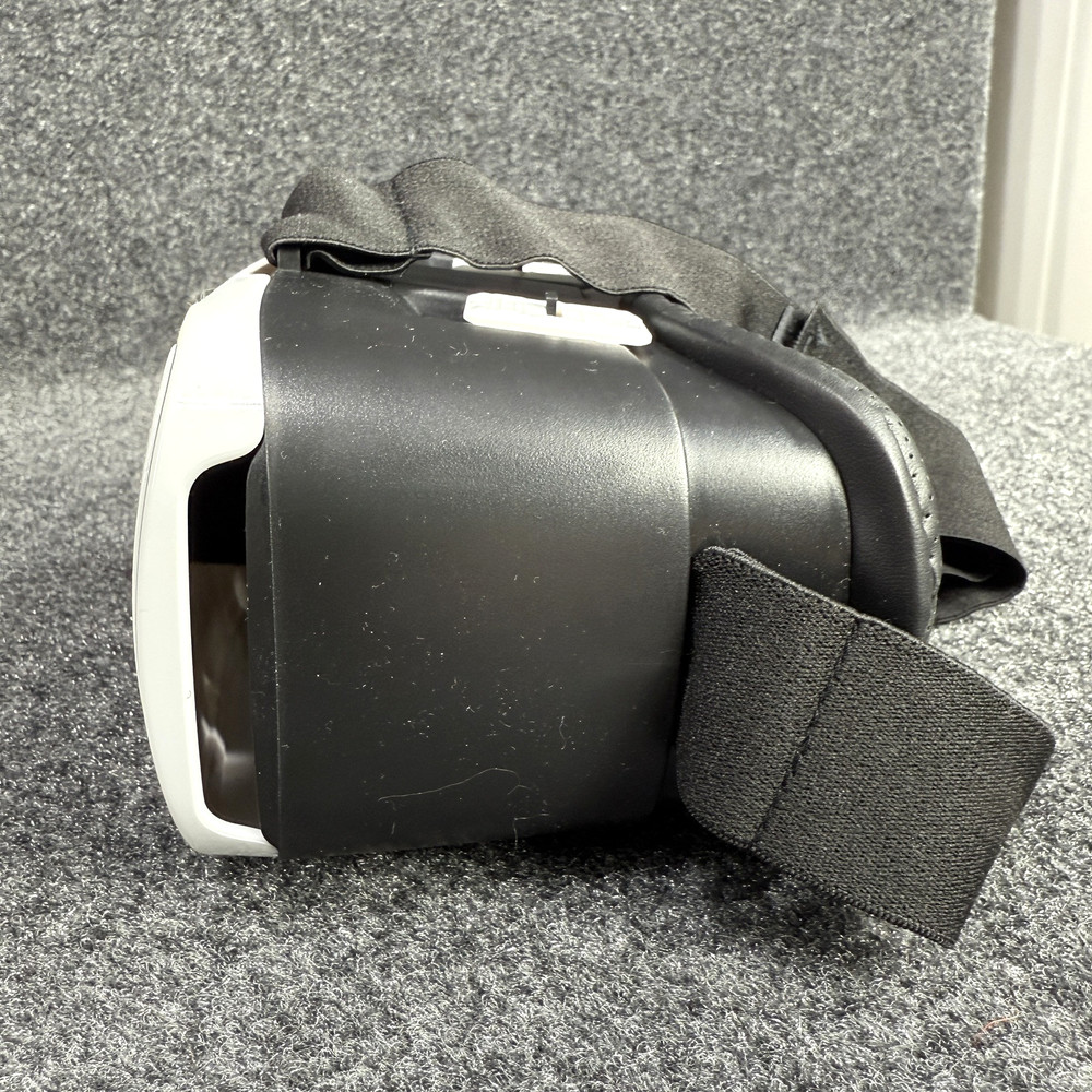 ONN White Virtual Reality VR Smartphone Headset for Apple or Android Black White