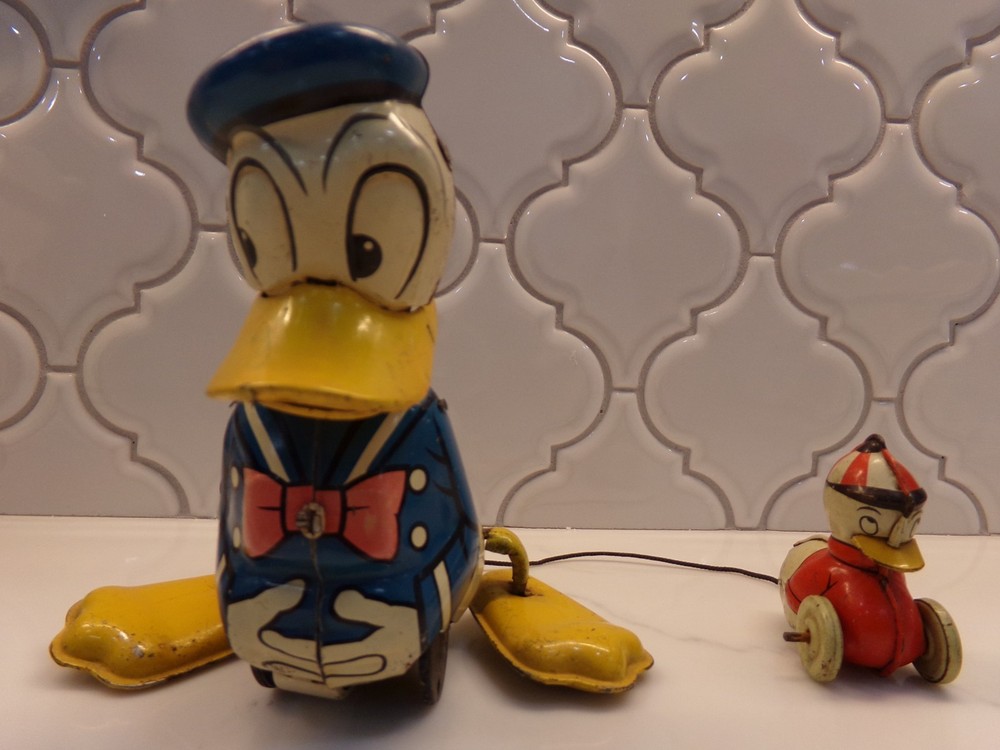Linemar Donald Duck Pulling Huey strinng pull toy