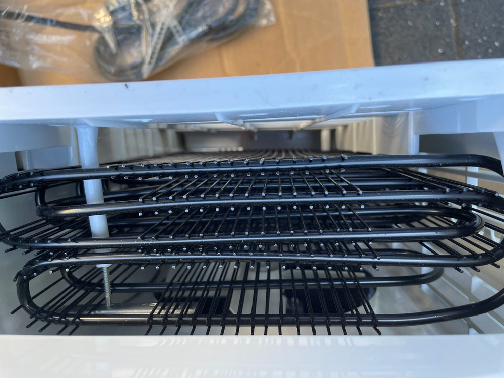 Koolmore CDCU-3C-WH Countertop Refrigerated Display Case - New Broken Item