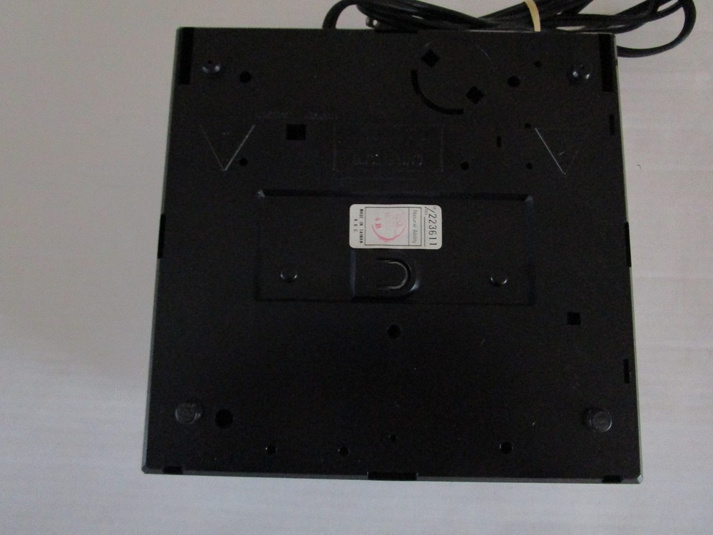 Quantum 2 Way VHS rewinder Tested Model 1200UL with original manual