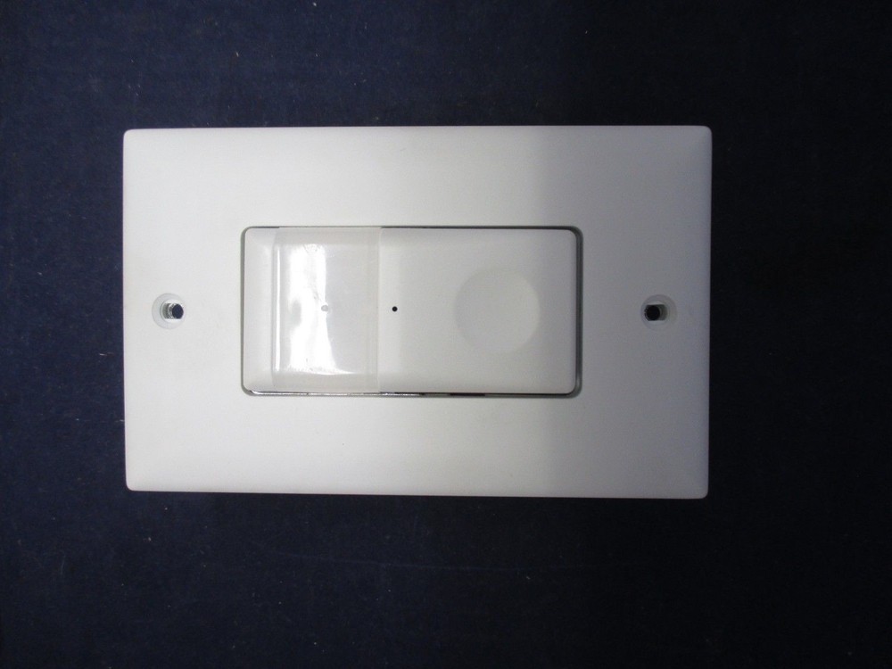 Pass & Seymour MCB-WCC4 Motion Activated Switch new