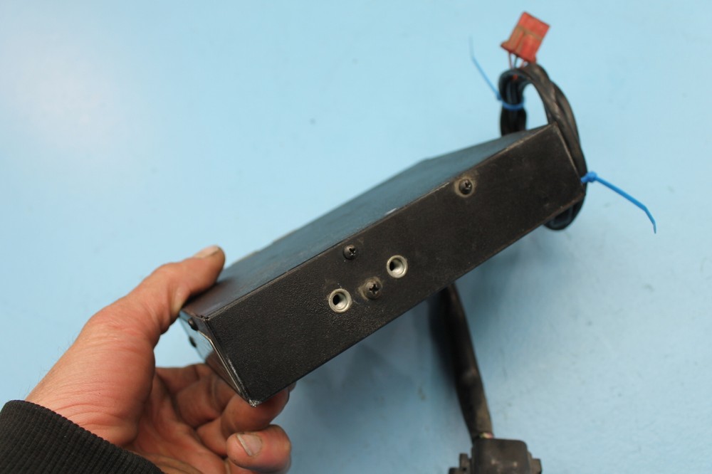 932 96 HARLEY-DAVIDSON ELECTRA GLIDE CB RADIO MODULE UNIT BOX