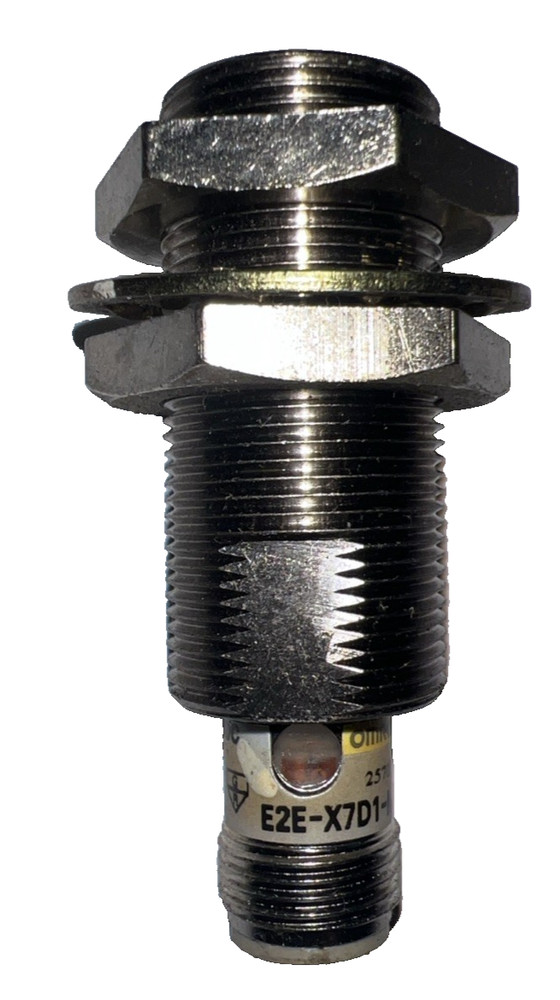 OMRON E2E-X7D1-M1G / E2EX7D1M1G PROXIMITY SENSOR
