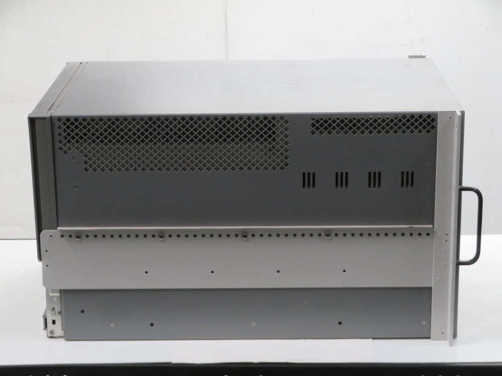 HP E8401A VXI MAINFRAME T208994