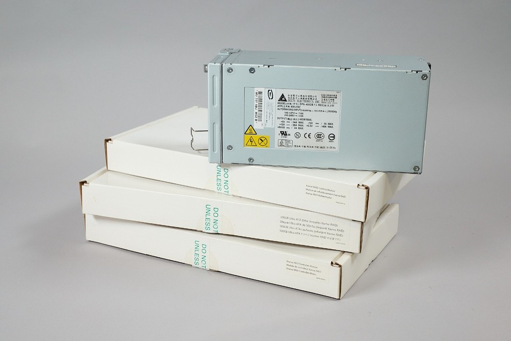 Apple X-Raid Kit includes,Power supply,Drive Module,Cooling Unit,RaidContlr