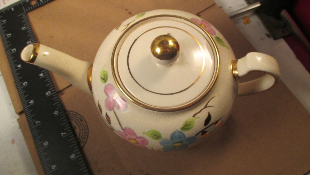 Vintage Teapot/Lid England