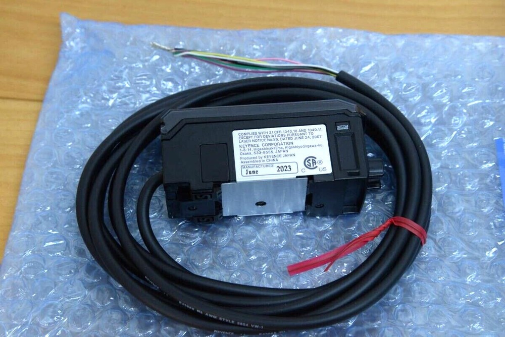 KEYENCE Laser Sensor IL-1050 NEW