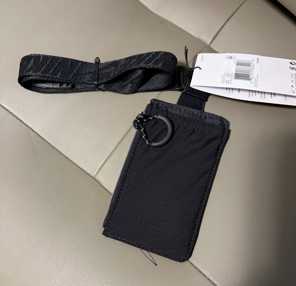 BNWT NIKE TECH STATEMENT ZIP WALLET LANYARD BLACK CARD HOLDER