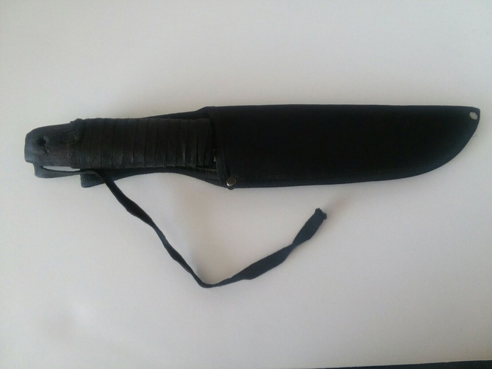 Hunting knife with sheath