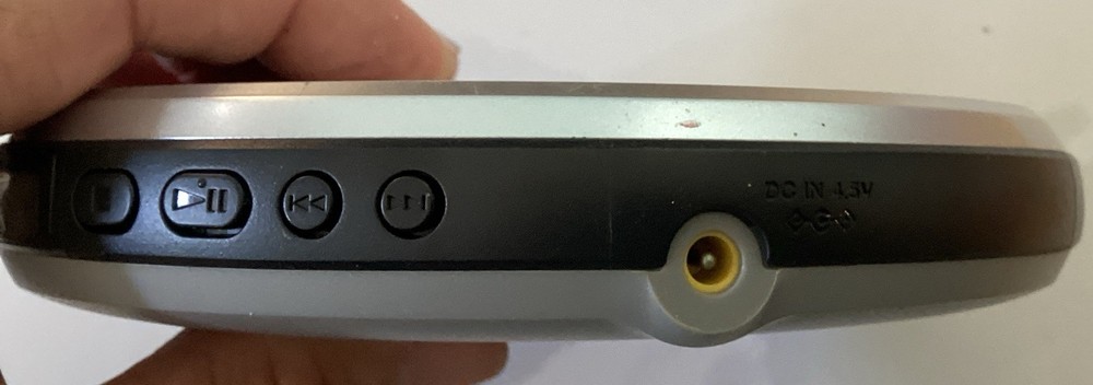 Sony Walkman CD Player D-EJ011 - Not Tested