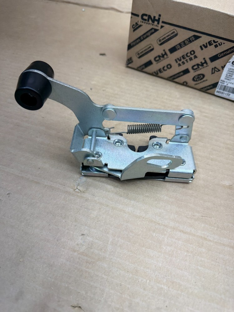 Genuine CNH 84591172 Latch
