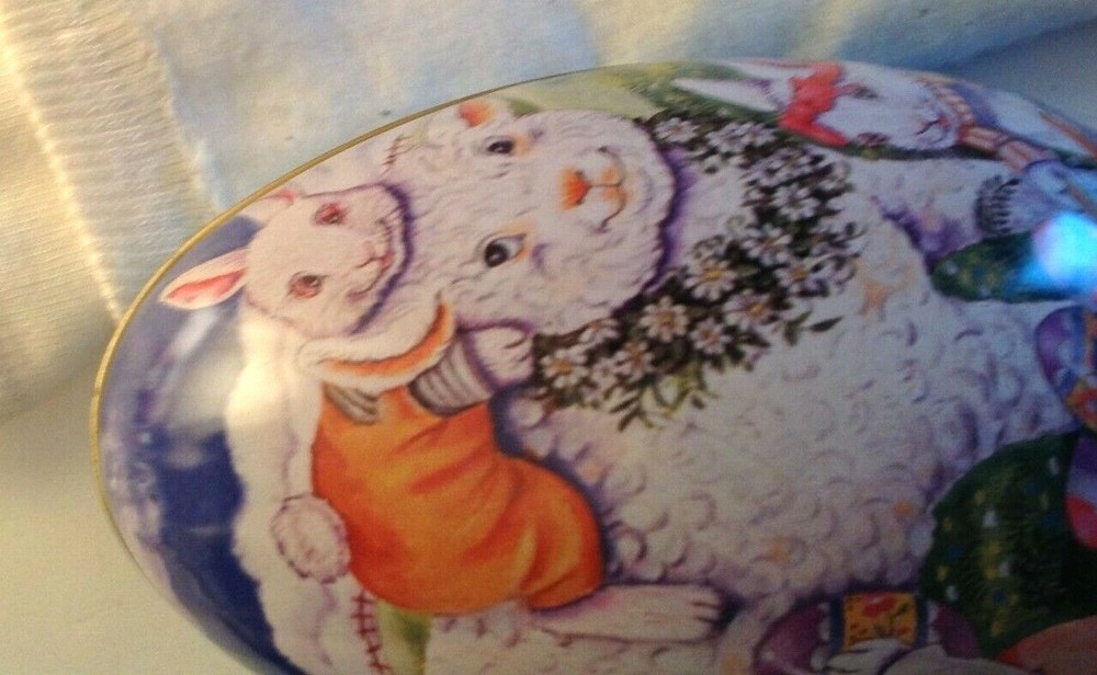 Easter Egg Candy Metal Tin – Lamb with Bunnies Delivering Easter