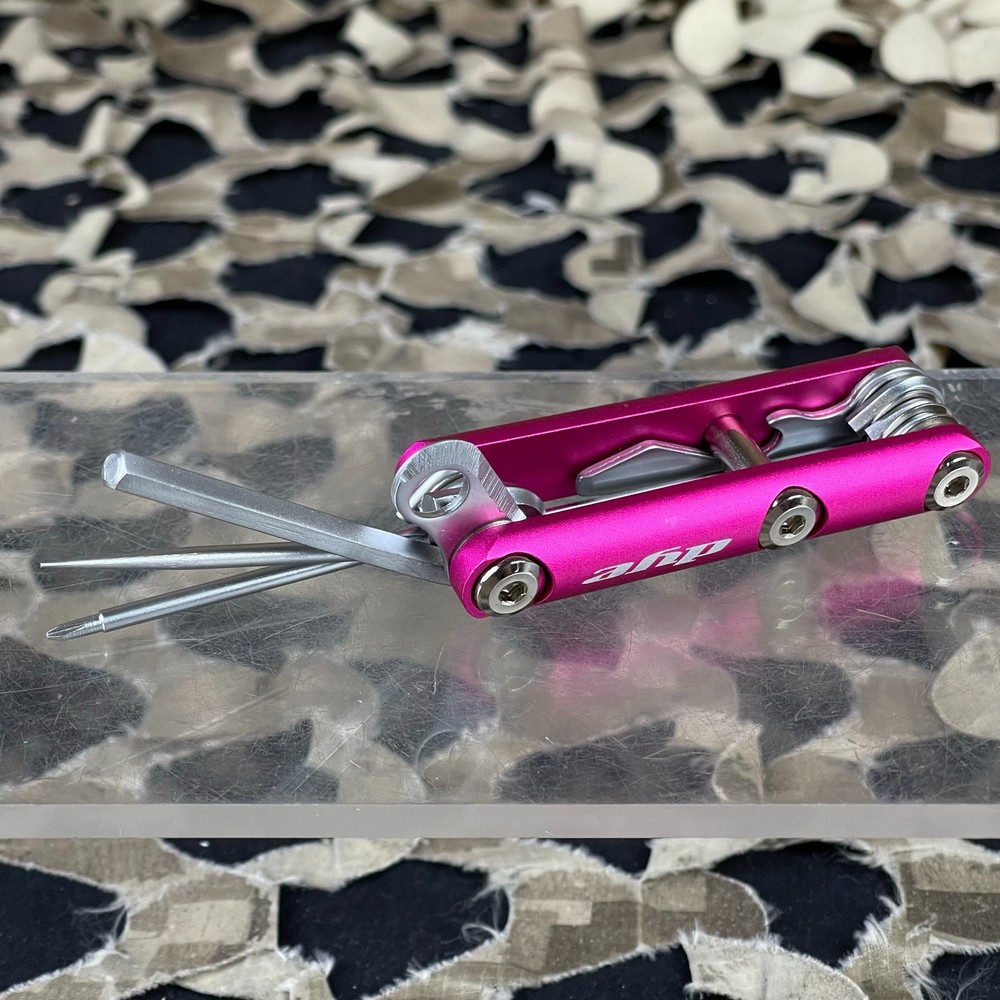 NEW Dye Core Multi Tool - Pink