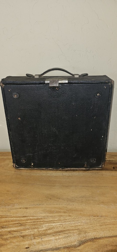 UNDERWOOD Portable Typewriter w/Case