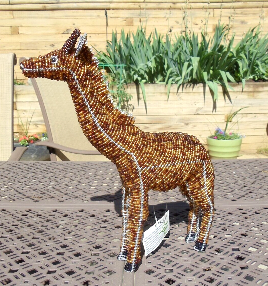Beaded land: Giraffe, medium
