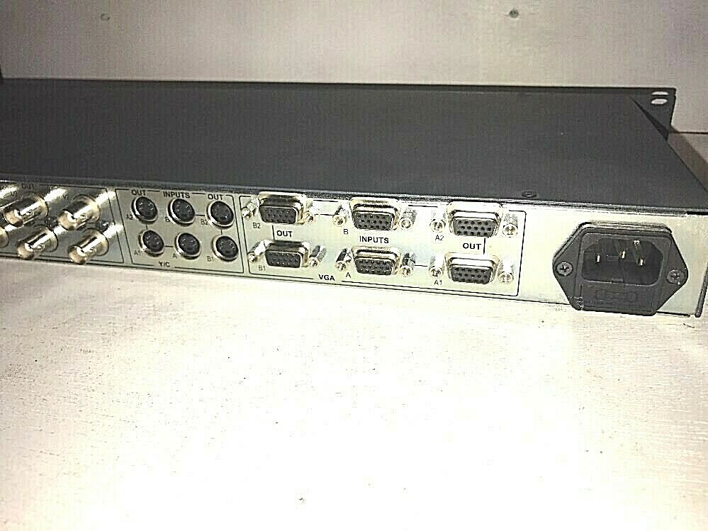 Kramer Electronics VP-72 1:2 Multi−Format Video Graphics Distribution Amplifier