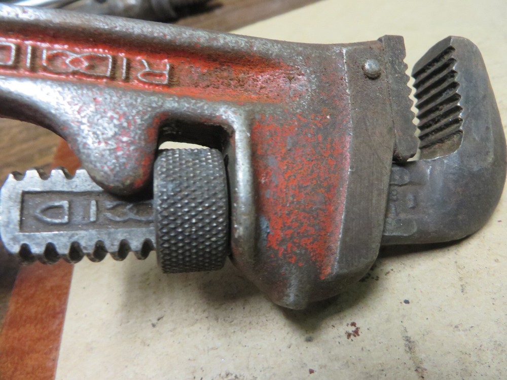 RIGID 8" ADJUSTABLE PIPE WRENCH
