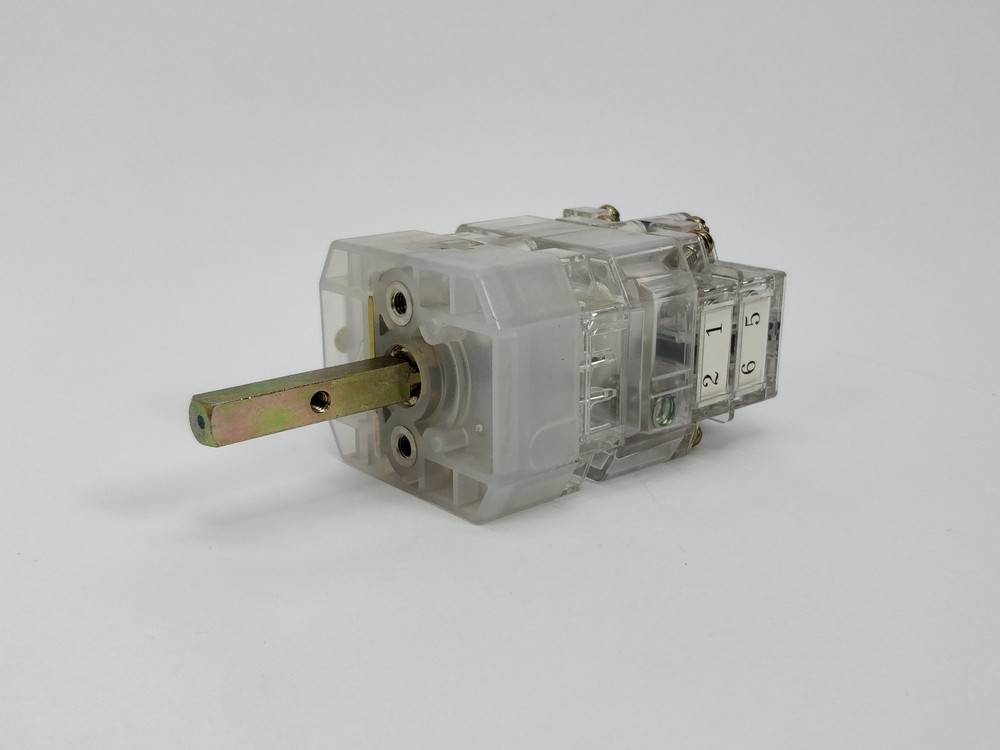 Fuji Electric BHX-SB2104 Change Over Switch